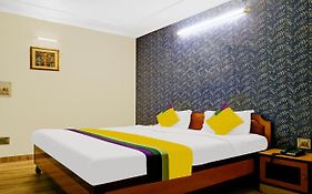 Hotel Kamesh Hut 3*